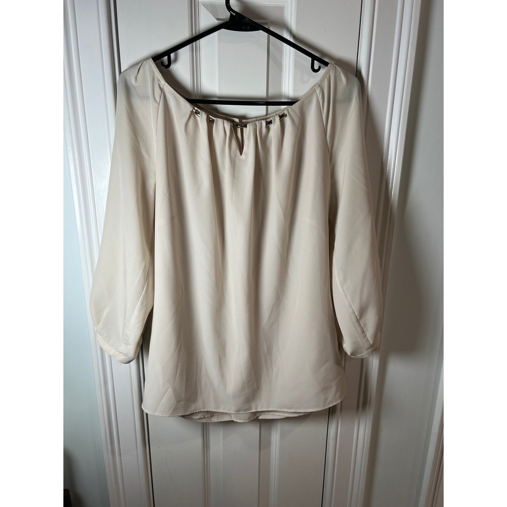 White House Black Market Cream Keyhole Blouse Silver Hardware Sz S